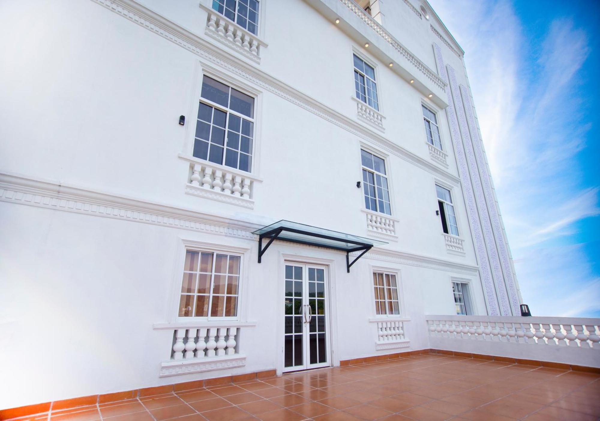 Crown Regency- Badulla Otel Dış mekan fotoğraf