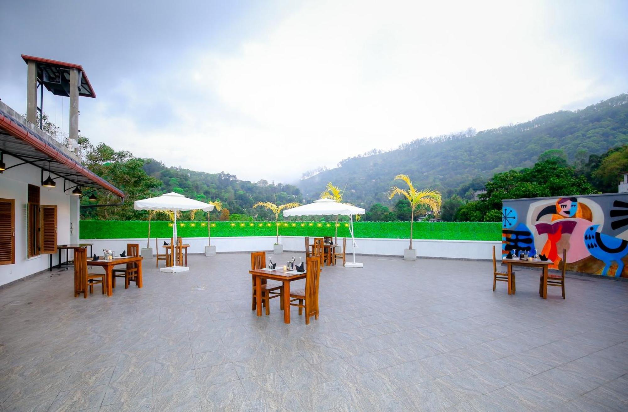Crown Regency- Badulla Otel Dış mekan fotoğraf