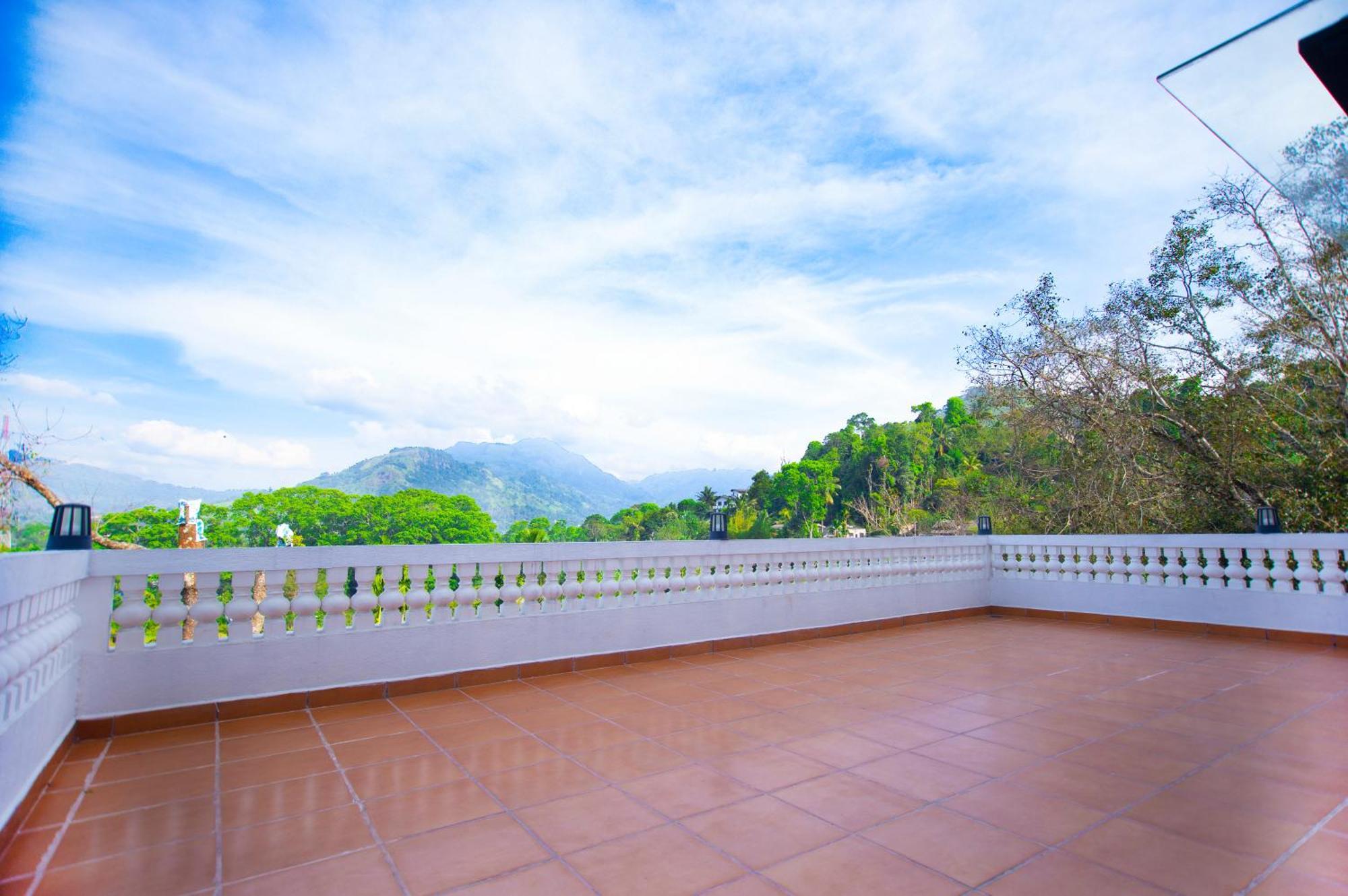 Crown Regency- Badulla Otel Dış mekan fotoğraf