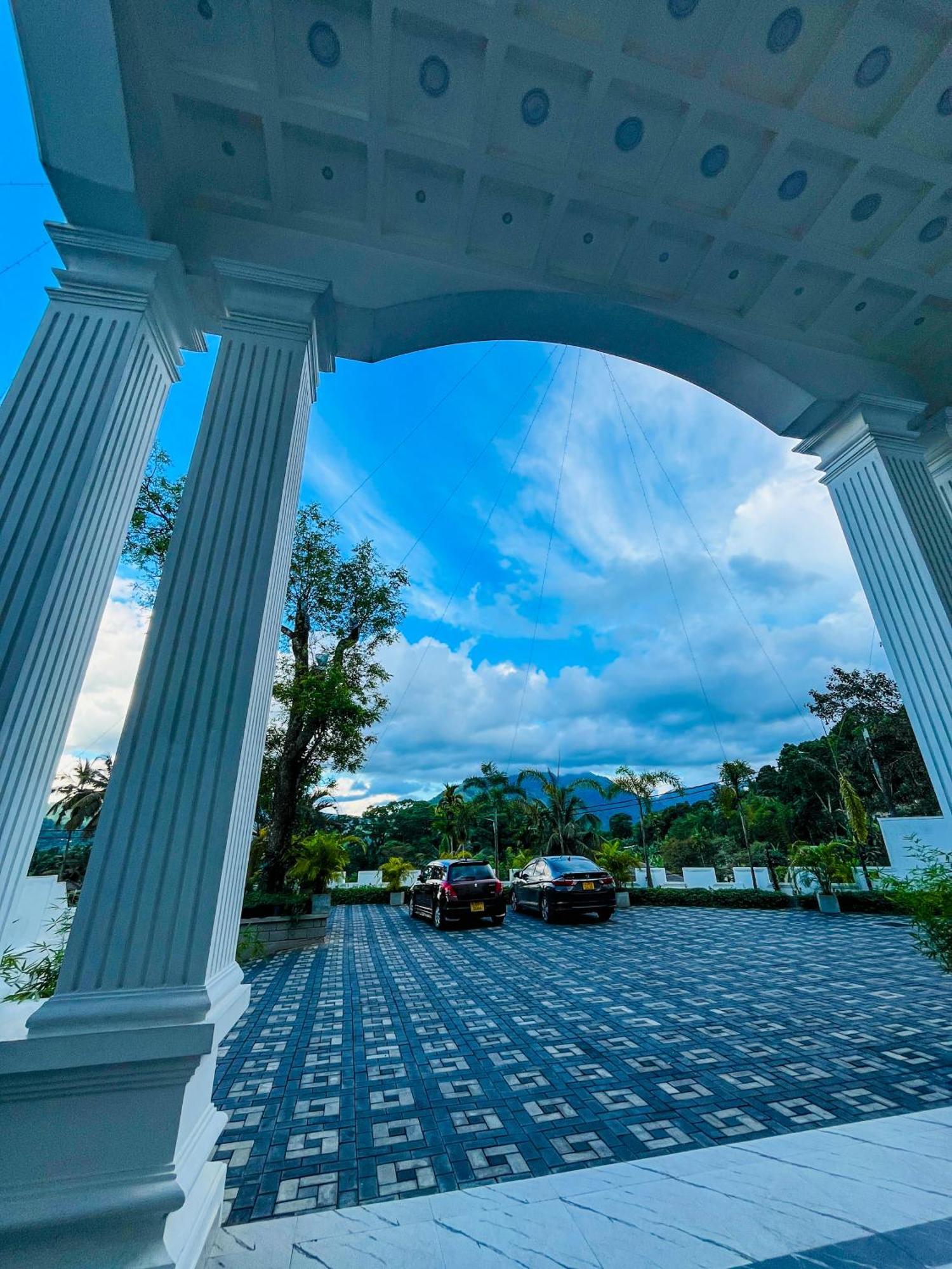 Crown Regency- Badulla Otel Dış mekan fotoğraf